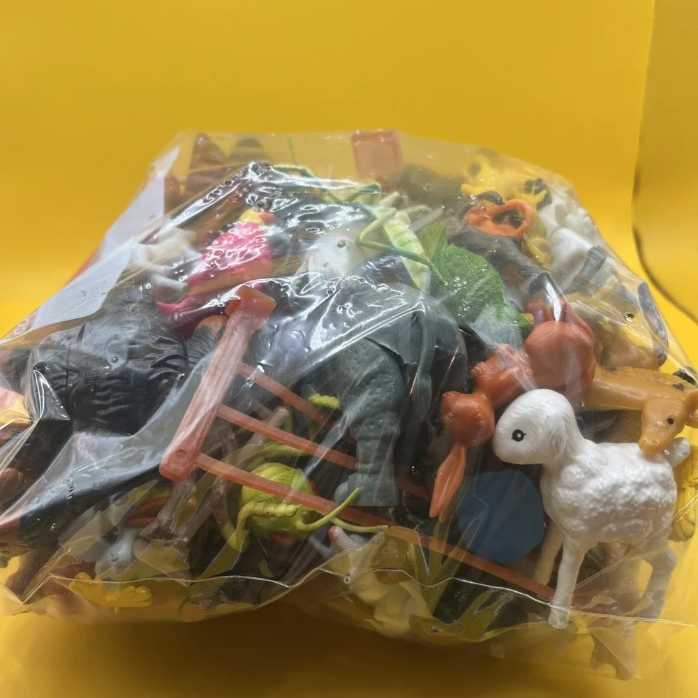 Bag Of Plastic Assorted Animals, Dinosaurs, Insects, Sharks & More Nearly 3lbs